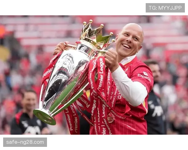 利物浦斯洛特面临三线作战压力 周中欧冠消耗影响联赛状态